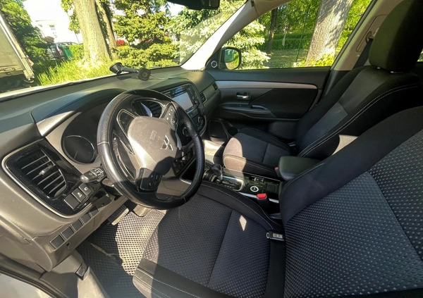 Mitsubishi Outlander cena 69900 przebieg: 183151, rok produkcji 2016 z Biała małe 137